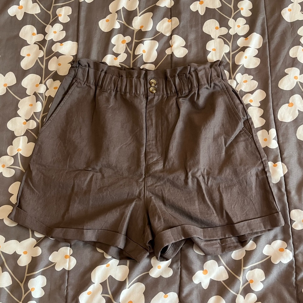 Shorts- GAP Size 8 High Waisted Mauve Plum